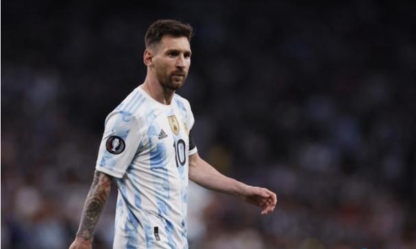 湖三崩再现！湖人20分差距不敌老鹰，东契奇22+11前状元19分